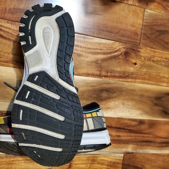 Brooks size 8 1/2. Multi color shoe(box 1) - Picture 3 of 4